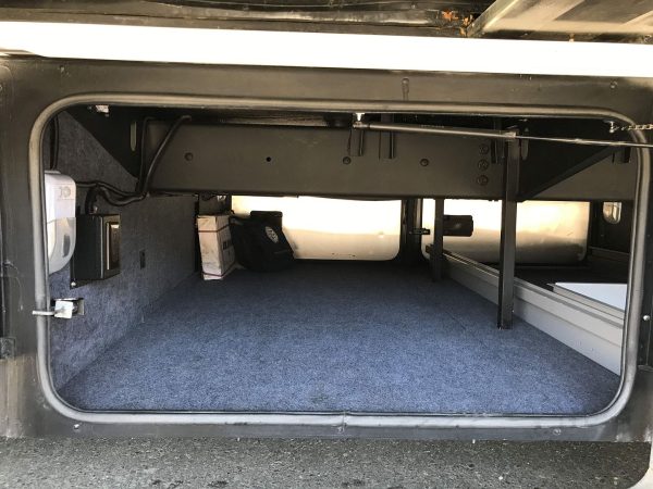 2016 Tiffin Phaeton 40AH - Image 26
