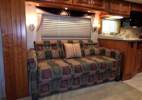 2005 Country Coach Allure 470 Series Mckenzie Bridge - Image 49