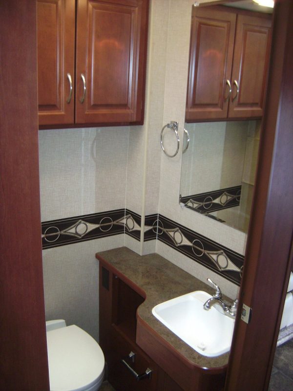 2015 Winnebago Minnie Winnie 27Q - Image 28