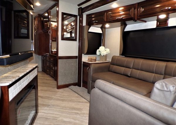 2019 Fleetwood Bounder 35K - Image 24
