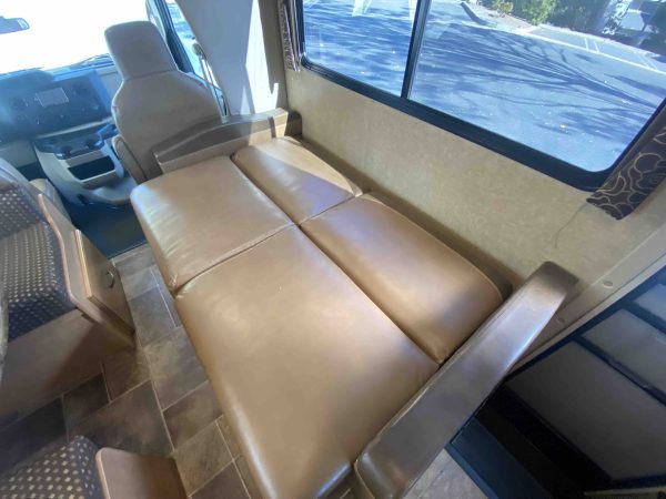 2015 Thor Chateau 26A - Image 42