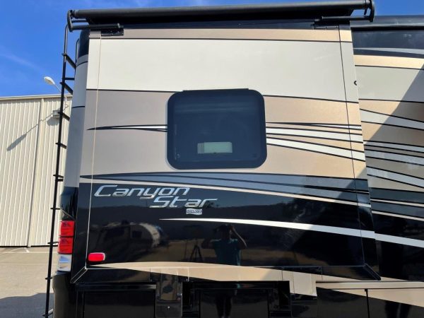 2016 Newmar Canyon Star 3911 - Image 29