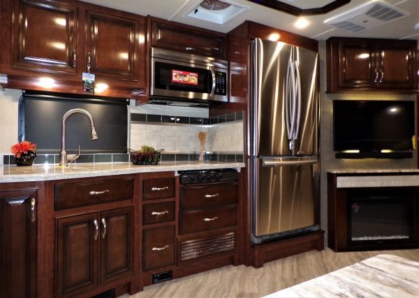 2019 Fleetwood Bounder 35K - Image 25