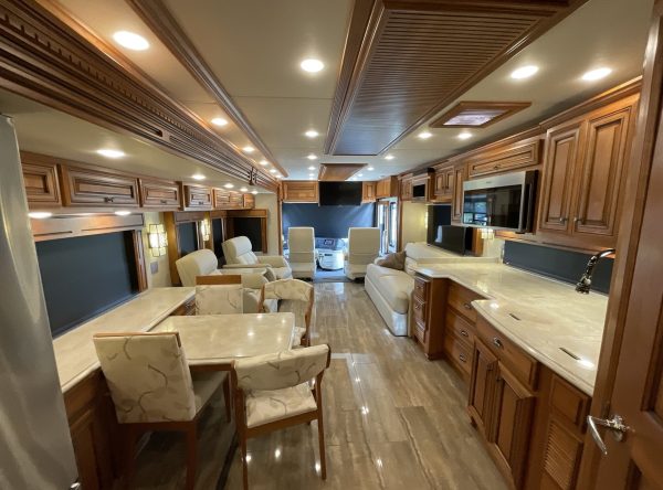 2019 Newmar Dutch Star 4018 - Image 32