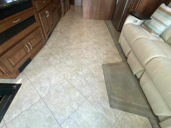 2013 Fleetwood Excursion 33A - Image 29