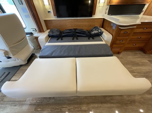 2019 Newmar Dutch Star 4018 - Image 34