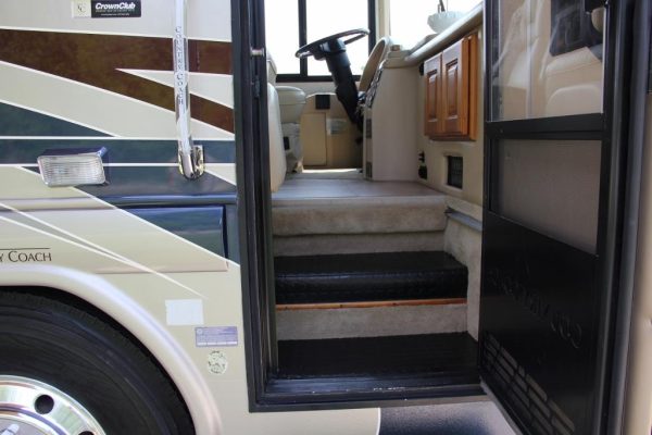 2004 Country Coach Intrigue Suite Escape - Image 25
