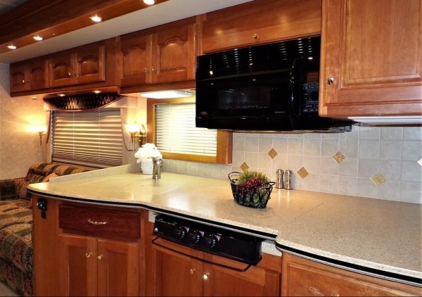 2005 Country Coach Allure 470 Series Mckenzie Bridge - Image 53