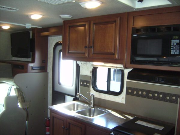 2012 Fleetwood Jamboree Sport 28Z - Image 32