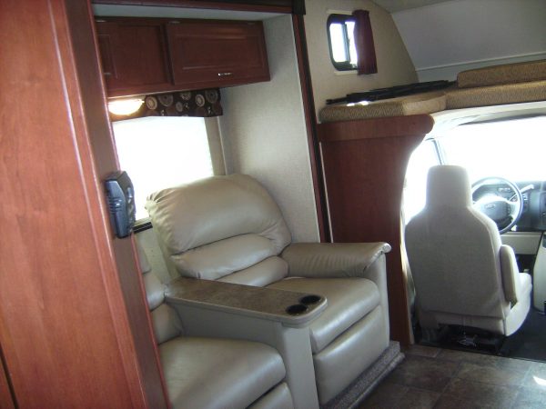 2015 Winnebago Minnie Winnie 27Q - Image 32