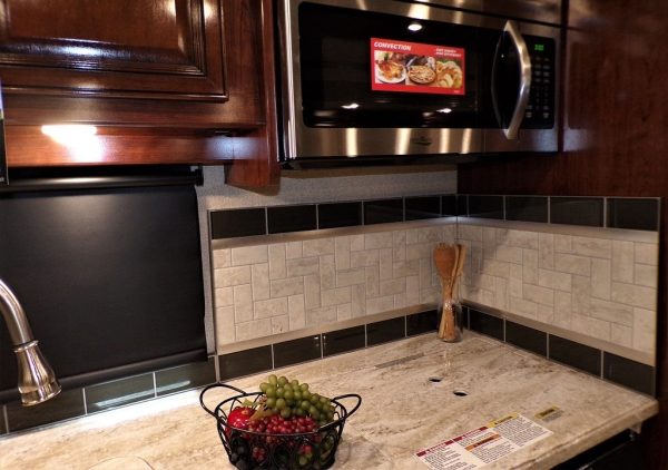 2019 Fleetwood Bounder 35K - Image 28