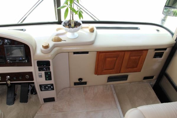 2004 Country Coach Intrigue Suite Escape - Image 26