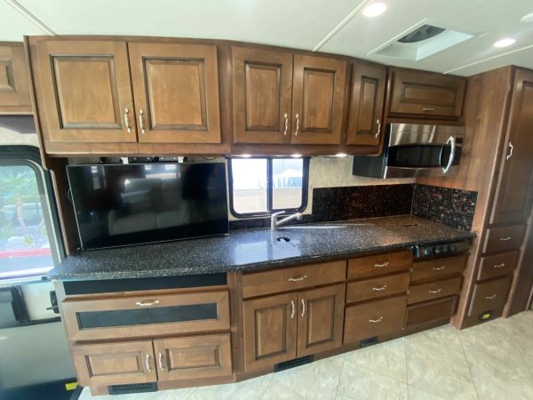 2013 Fleetwood Excursion 33A - Image 32