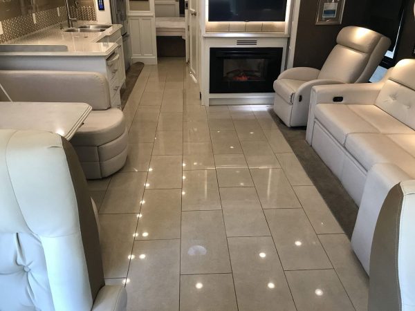 2016 Tiffin Phaeton 40AH - Image 32