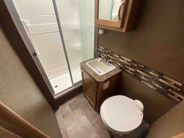 2015 Thor Chateau 26A - Image 2