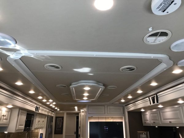 2016 Tiffin Phaeton 40AH - Image 33