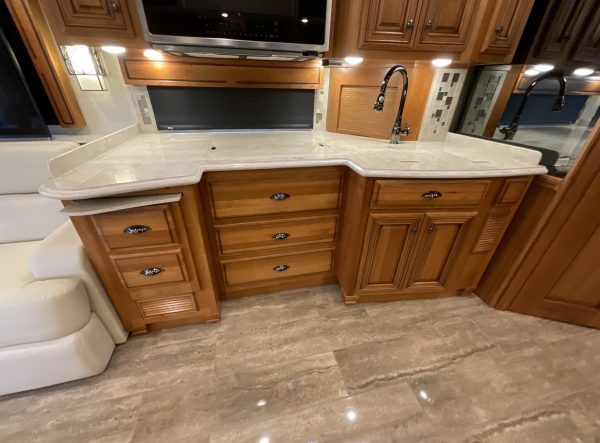 2019 Newmar Dutch Star 4018 - Image 37