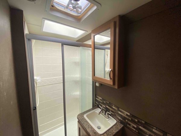 2015 Thor Chateau 26A - Image 3