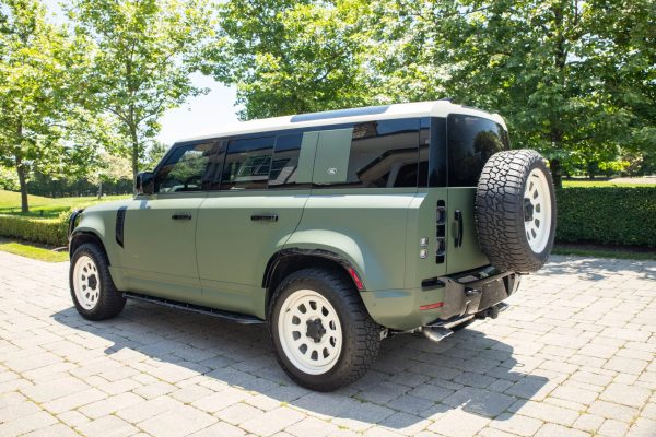 2022 Land Rover Defender 110 - Image 3