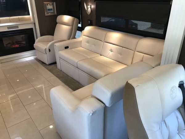 2016 Tiffin Phaeton 40AH - Image 35