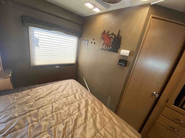 2015 Thor Chateau 26A - Image 5