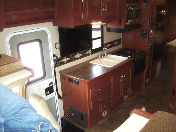 2015 Winnebago Minnie Winnie 27Q - Image 37