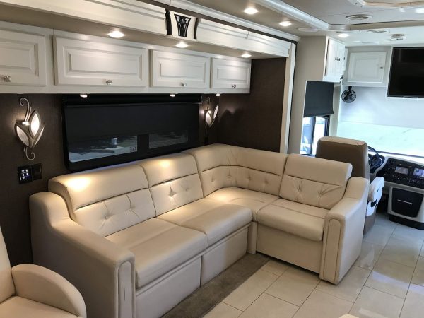 2016 Tiffin Phaeton 40AH - Image 36