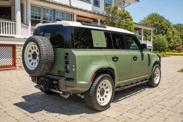 2022 Land Rover Defender 110 - Image 5