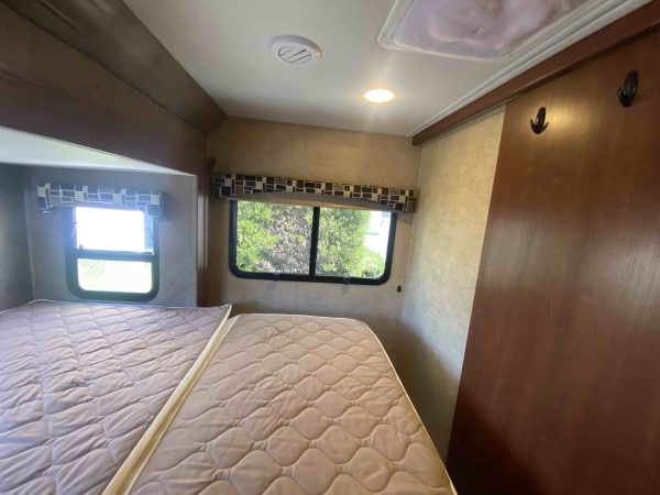 2015 Forest River Solera 24R - Image 28
