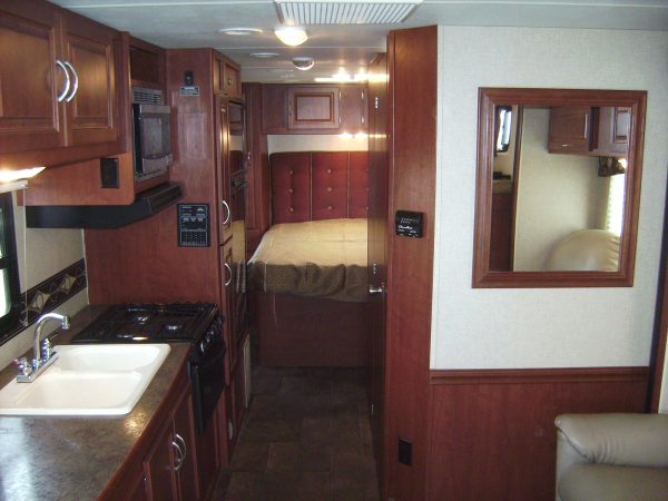 2015 Winnebago Minnie Winnie 27Q - Image 38