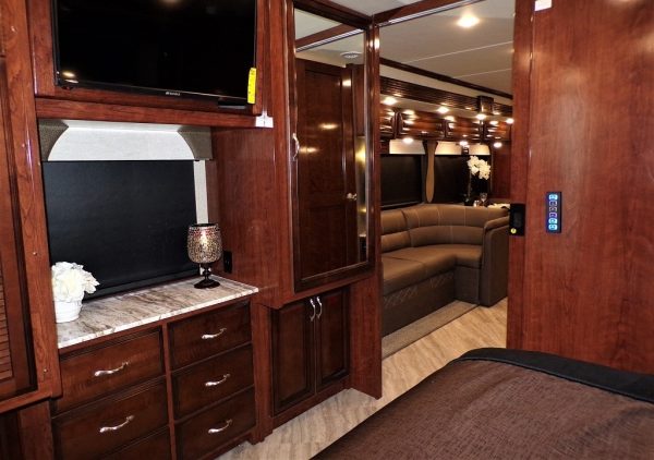 2019 Fleetwood Bounder 35K - Image 39