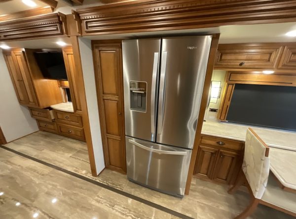 2019 Newmar Dutch Star 4018 - Image 41
