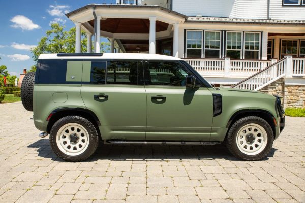 2022 Land Rover Defender 110 - Image 6