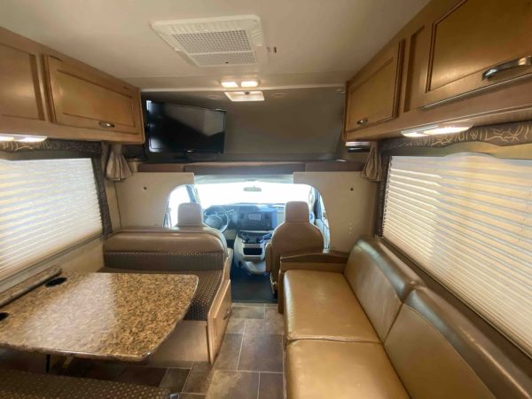 2015 Thor Chateau 26A - Image 7