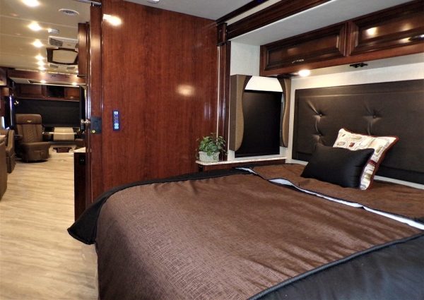 2019 Fleetwood Bounder 35K - Image 38