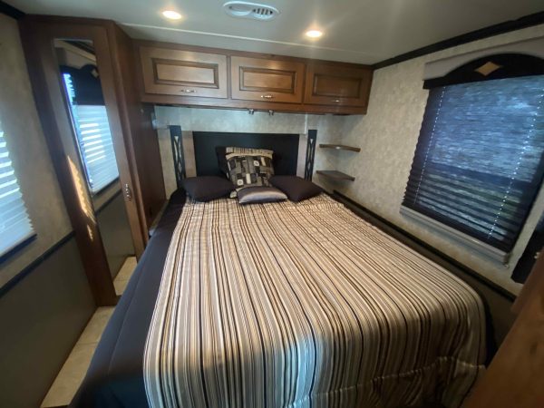 2013 Fleetwood Excursion 33A - Image 39