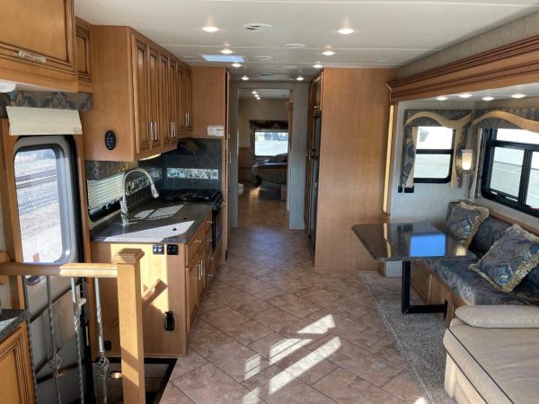 2016 Newmar Canyon Star 3911 - Image 40