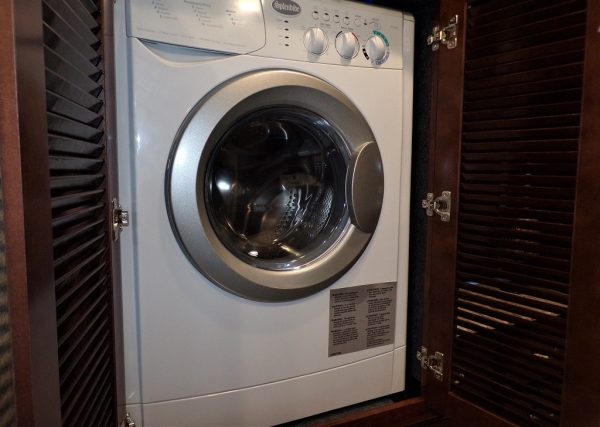 2019 Fleetwood Bounder 35K - Image 37