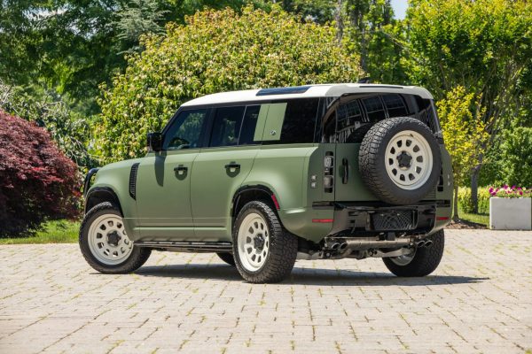 2022 Land Rover Defender 110 - Image 8