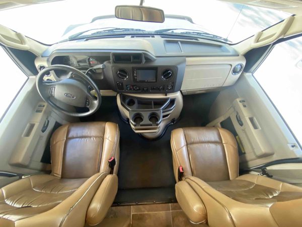 2015 Thor Chateau 26A - Image 10