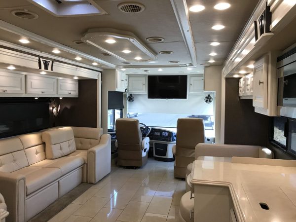 2016 Tiffin Phaeton 40AH - Image 41