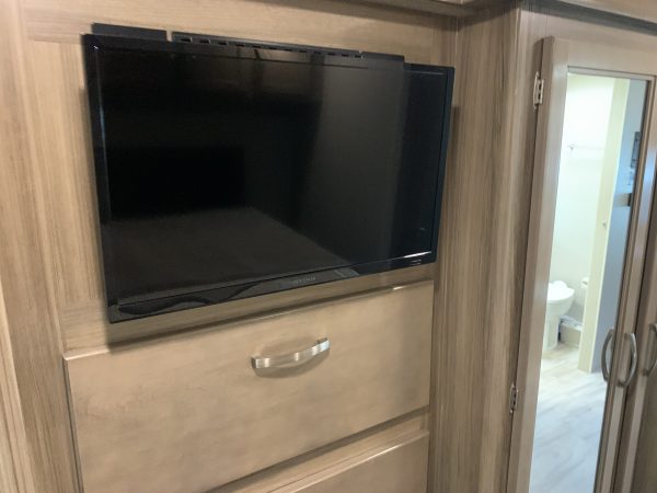 2019 Entegra Vision 29S - Image 42