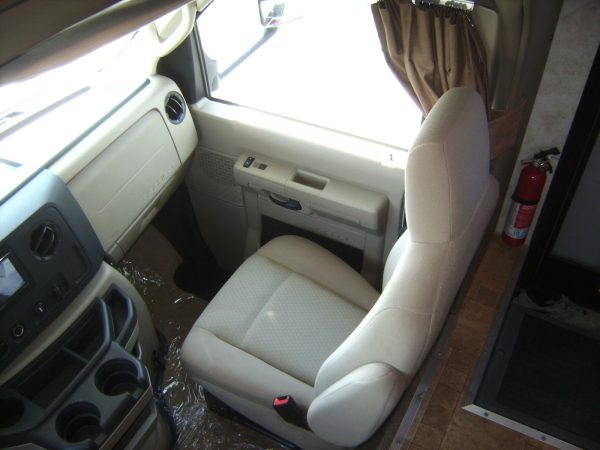 2012 Fleetwood Jamboree Sport 28Z - Image 42