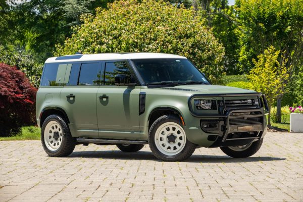 2022 Land Rover Defender 110 - Image 2