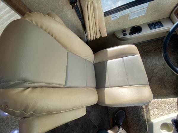 2014 Thor Ace 27.1 - Image 36