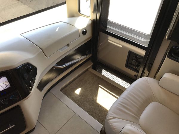 2016 Tiffin Phaeton 40AH - Image 43