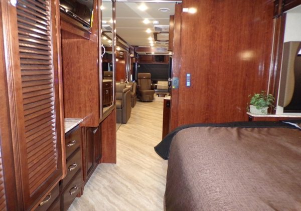 2019 Fleetwood Bounder 35K - Image 33