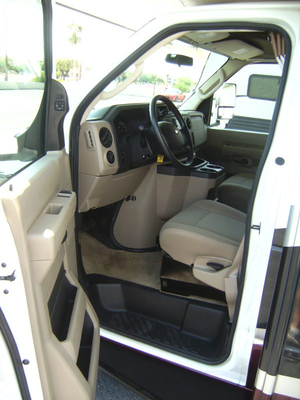 2012 Fleetwood Jamboree Sport 28Z - Image 44