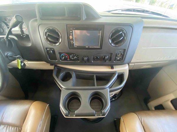2015 Thor Chateau 26A - Image 13