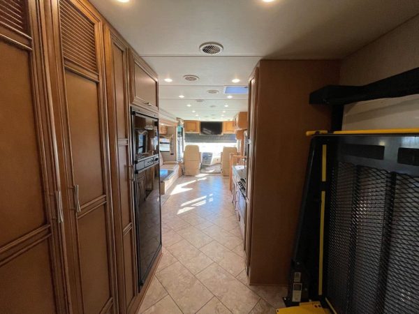 2016 Newmar Canyon Star 3911 - Image 45